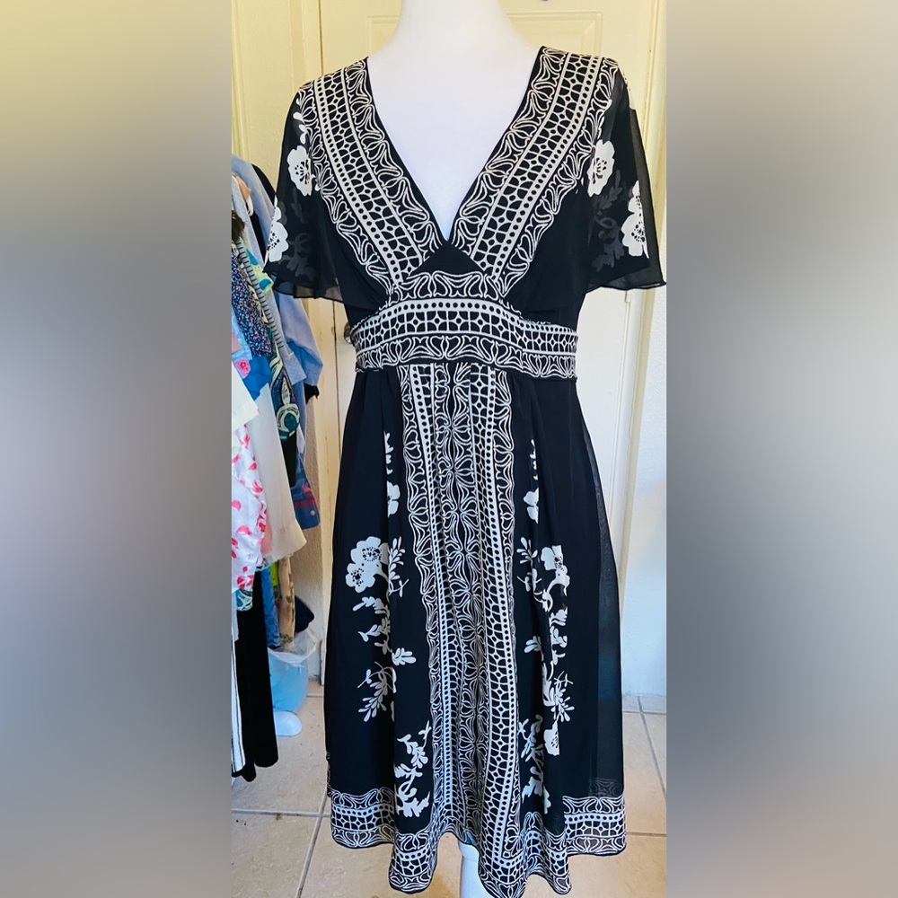 Vintage Y2K Floral Whimsigoth Black & White Fairy Silk Midi Dress / Size: 4